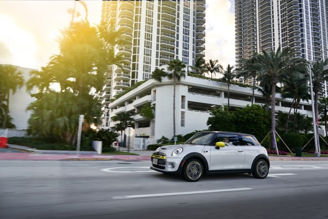Mini Hatch photo 173