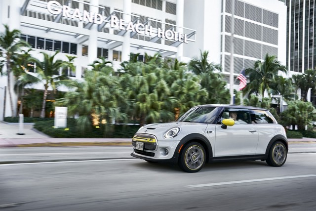 Mini Hatch photo 175