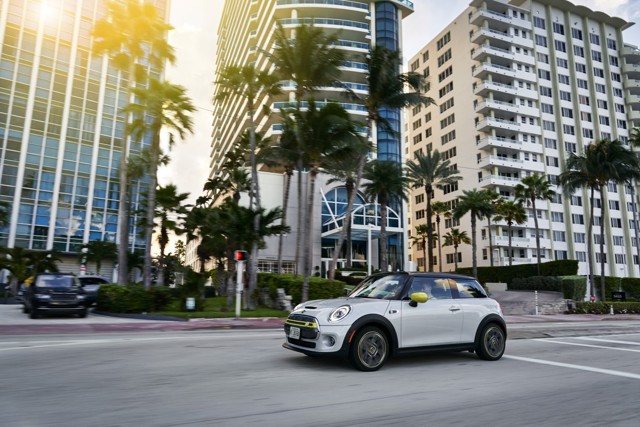 Mini Hatch photo 176