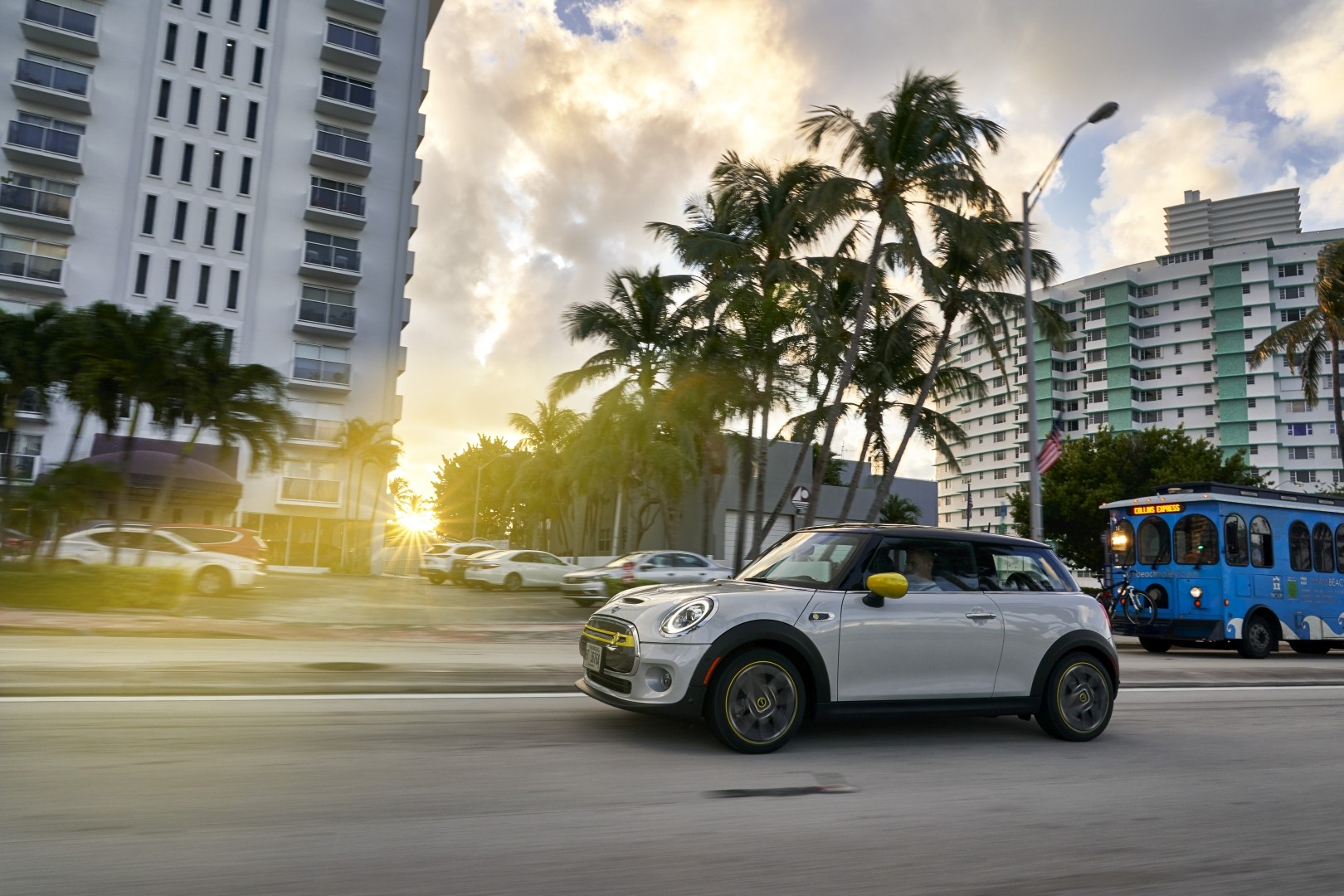 Mini Hatch photo 177