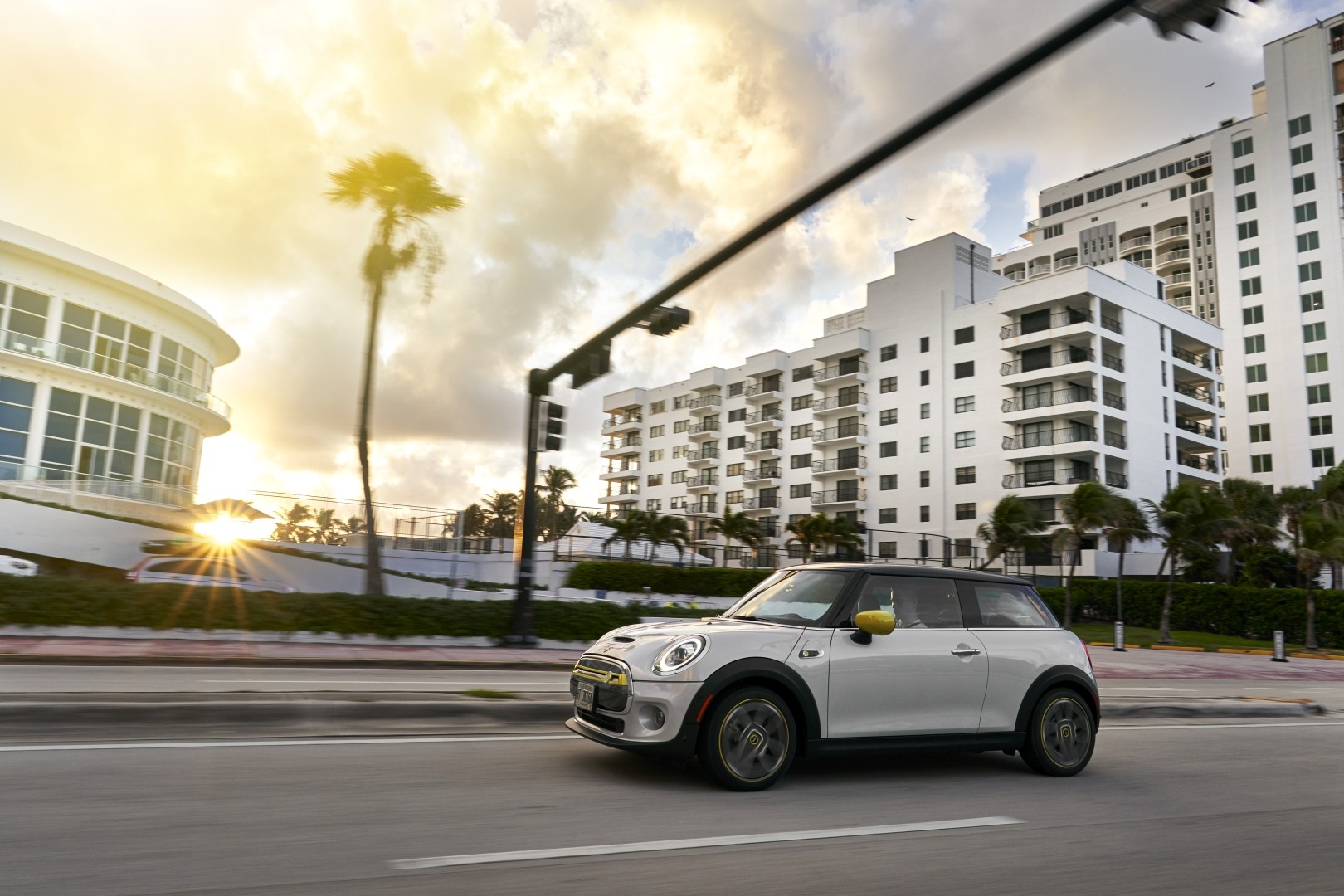 Mini Hatch photo 179