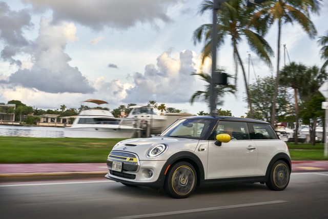 Mini Hatch photo 180