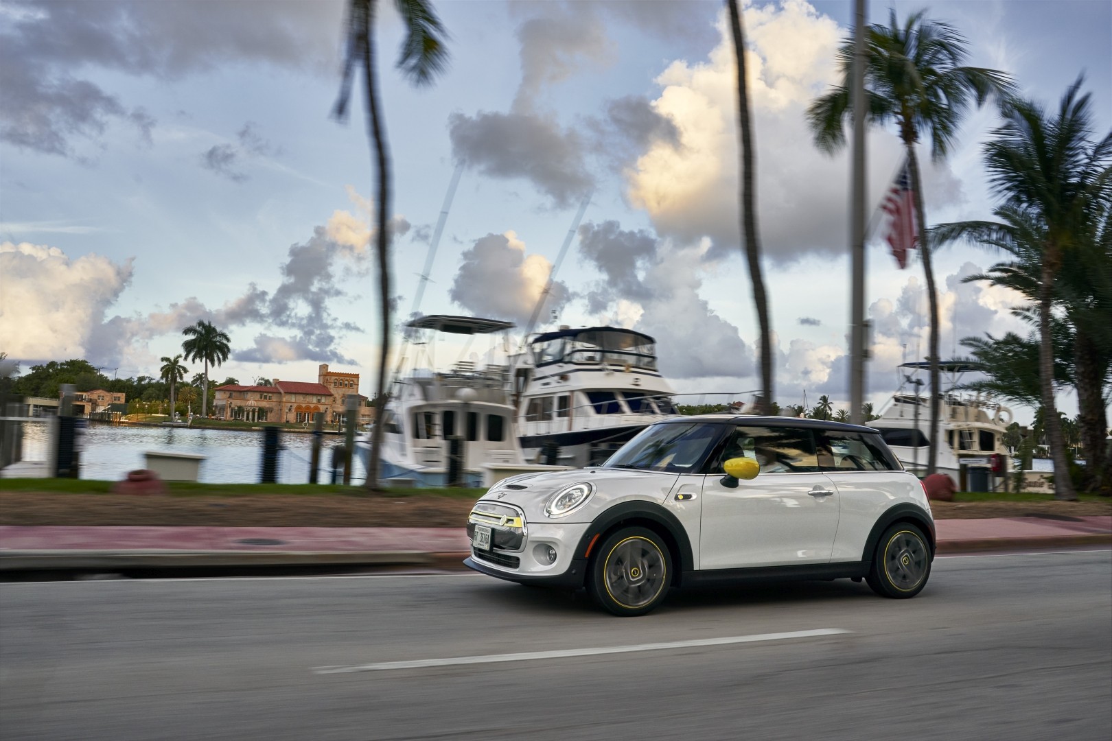 Mini Hatch photo 181