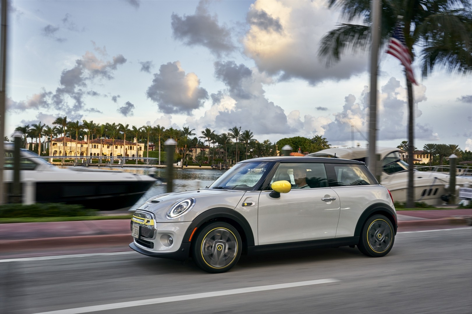 Mini Hatch photo 184