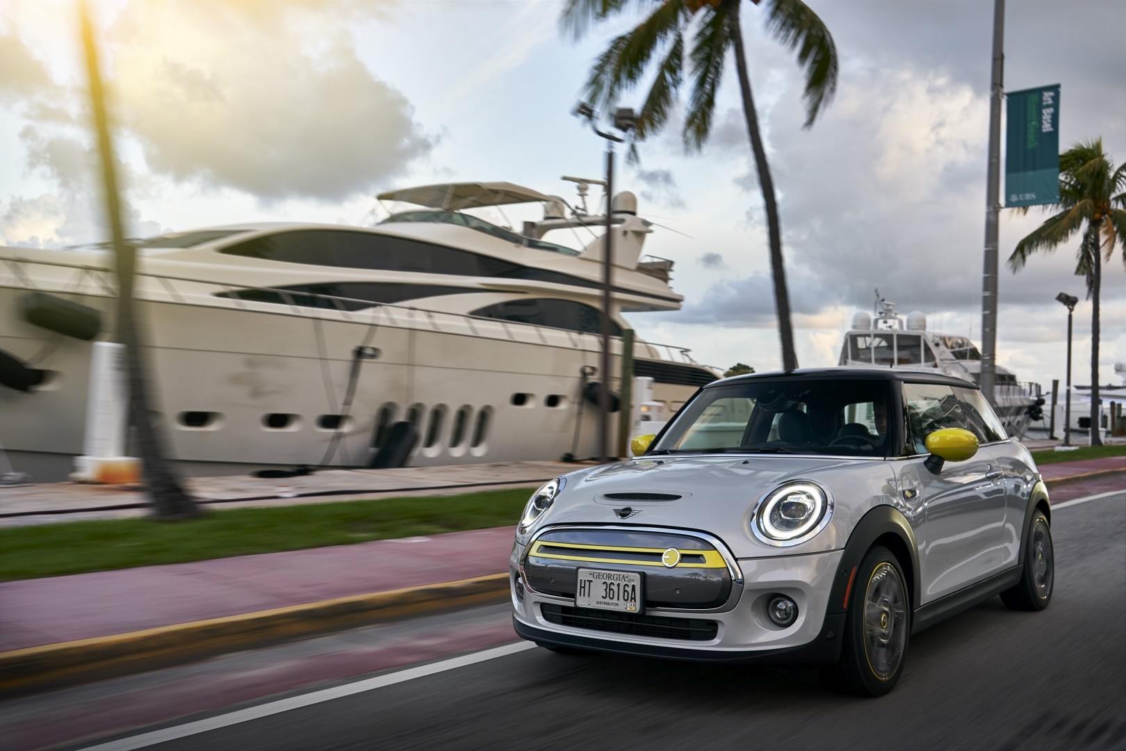 Mini Hatch photo 187