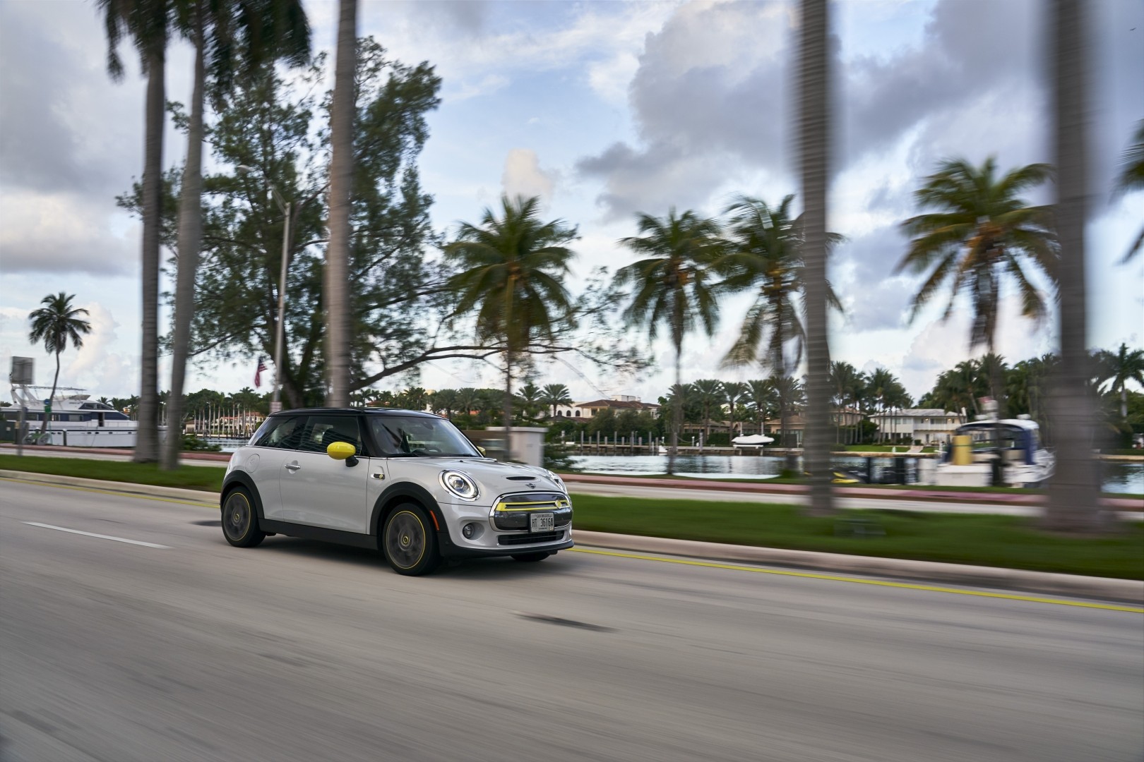 Mini Hatch photo 191