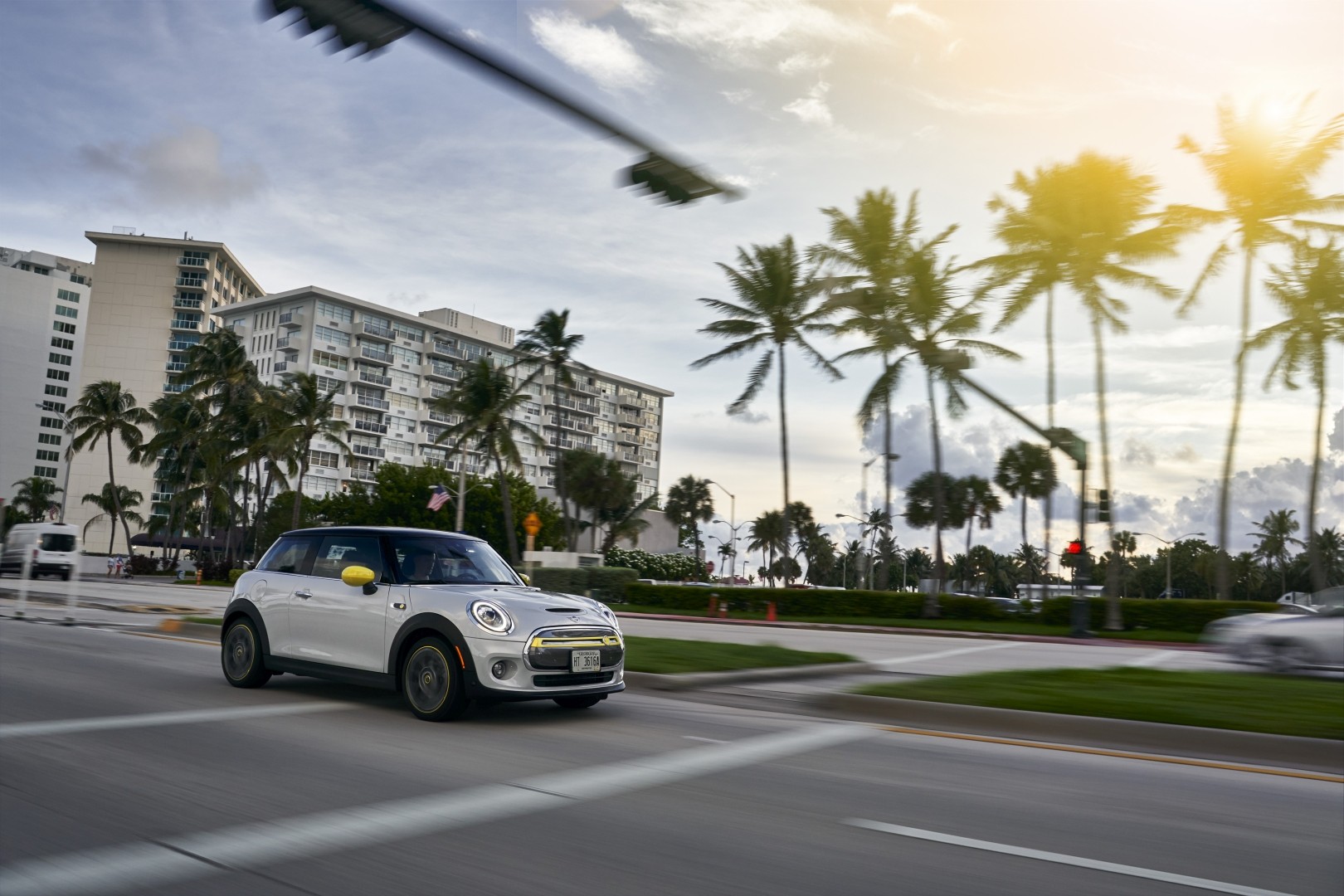 Mini Hatch photo 193