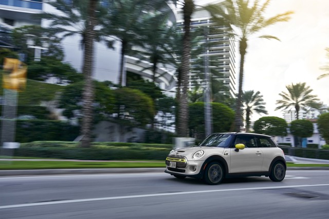 Mini Hatch photo 196
