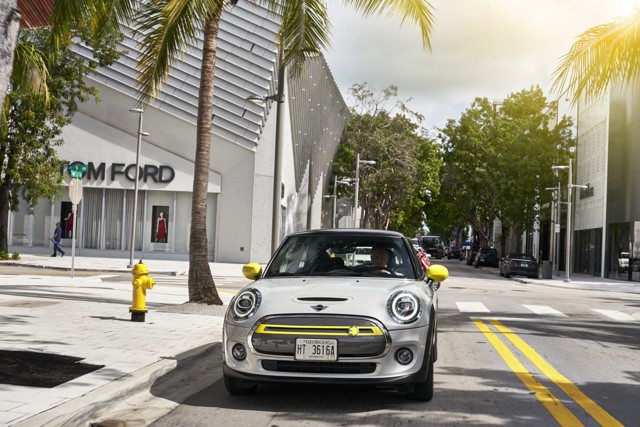 Mini Hatch photo 198