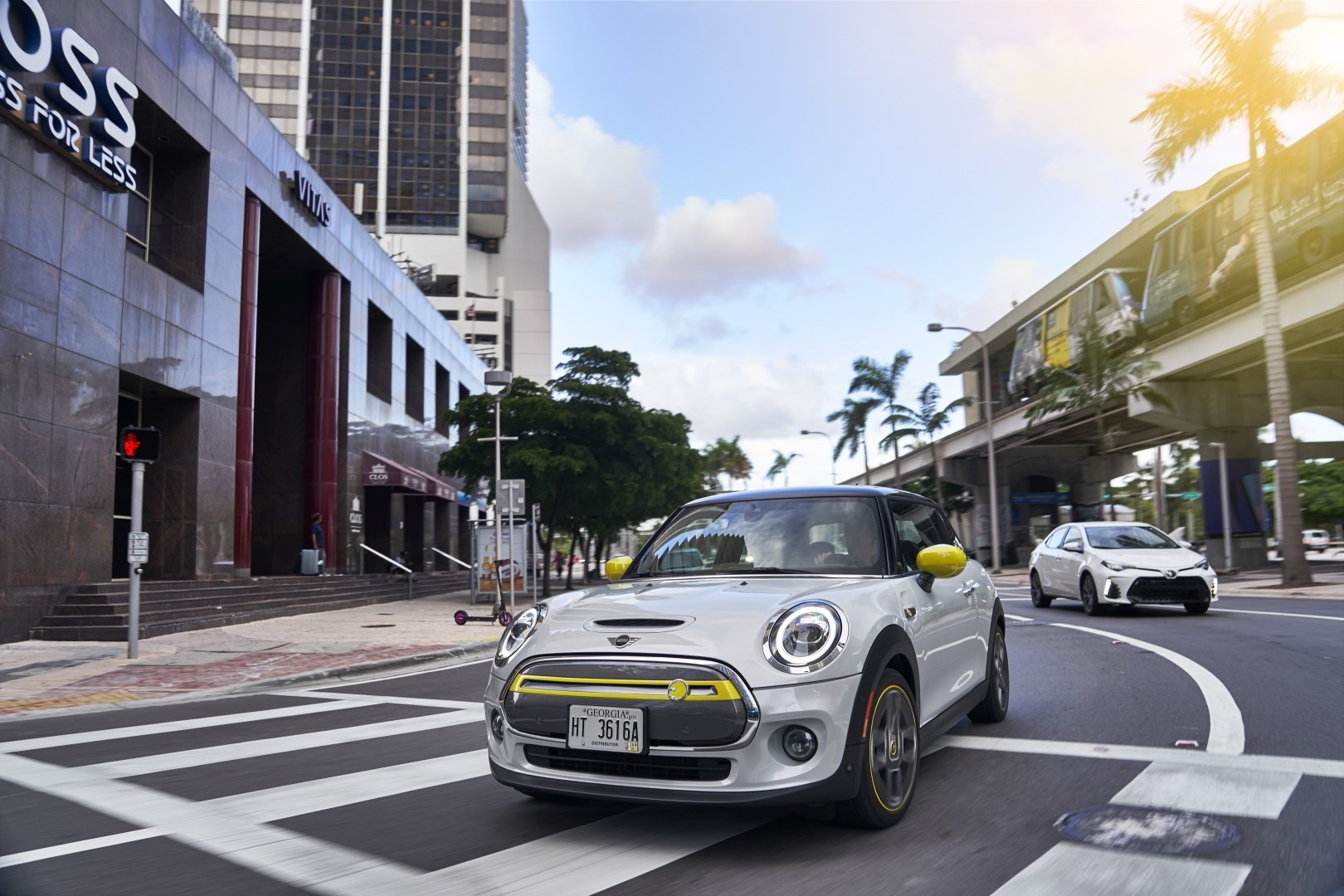 Mini Hatch photo 201