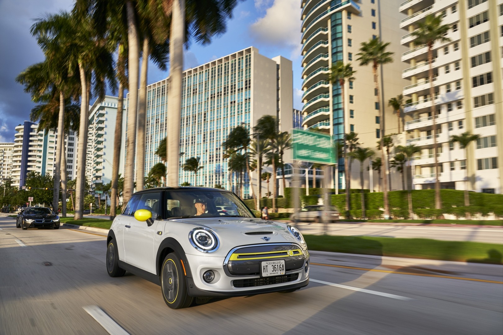 Mini Hatch photo 203