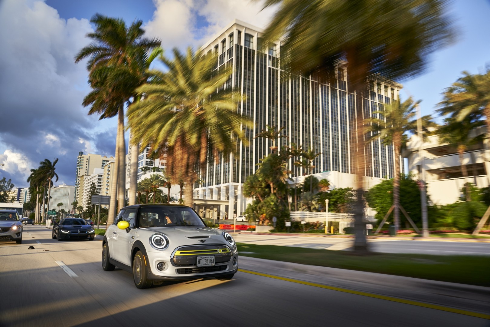 Mini Hatch photo 204