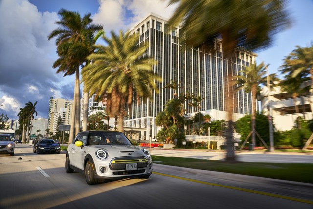 Mini Hatch photo 204