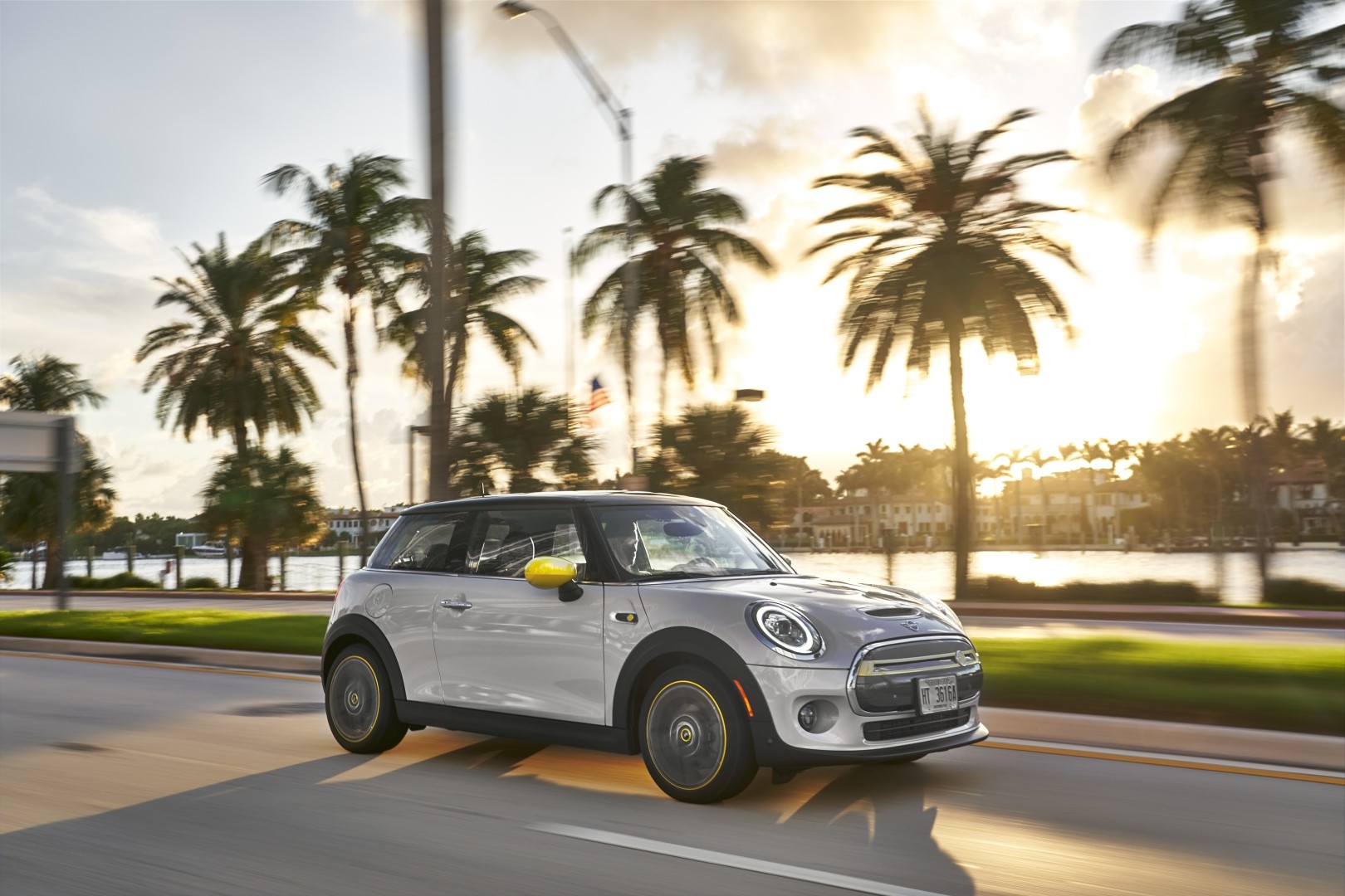 Mini Hatch photo 207