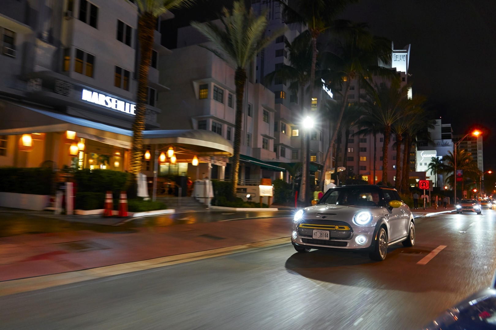 Mini Hatch photo 210