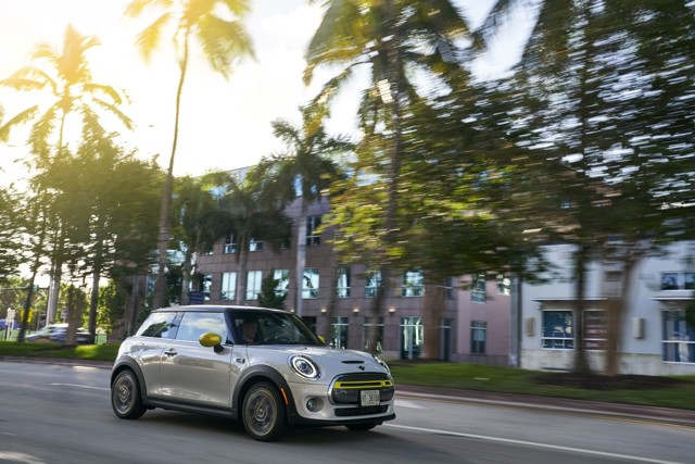 Mini Hatch photo 212