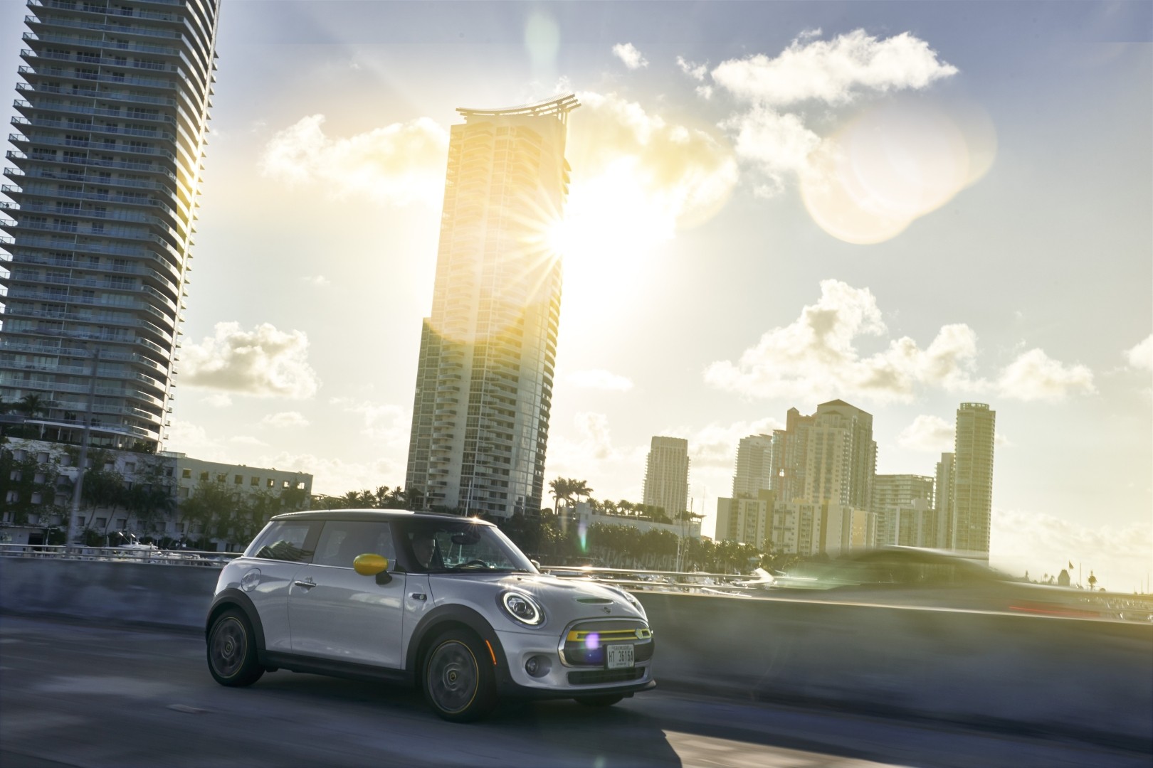 Mini Hatch photo 214