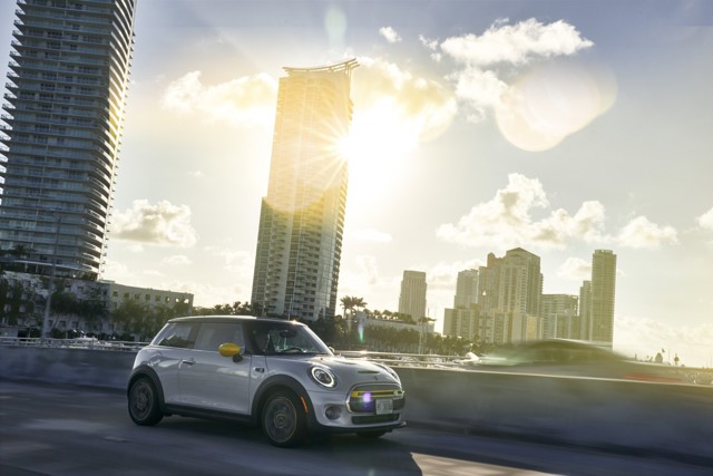 Mini Hatch photo 214