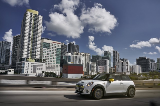 Mini Hatch photo 218