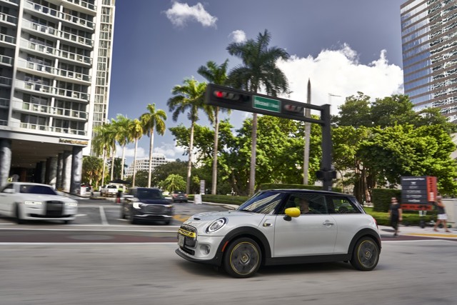 Mini Hatch photo 225