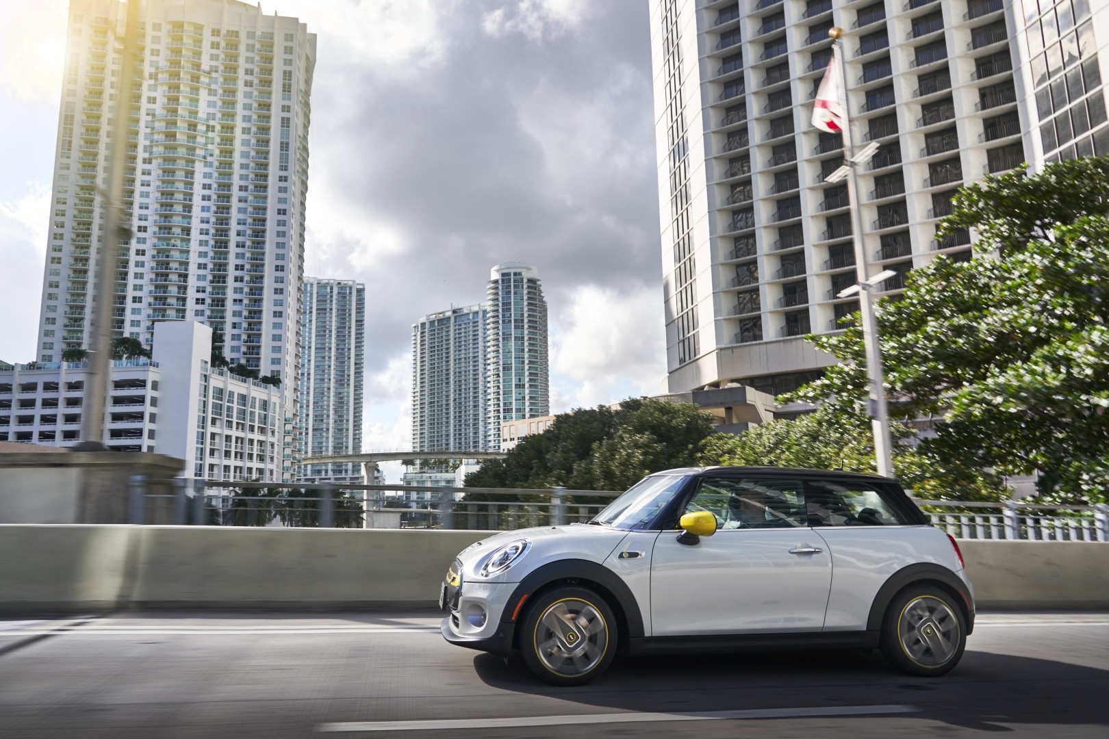 Mini Hatch photo 227