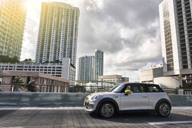 Mini Hatch photo 228