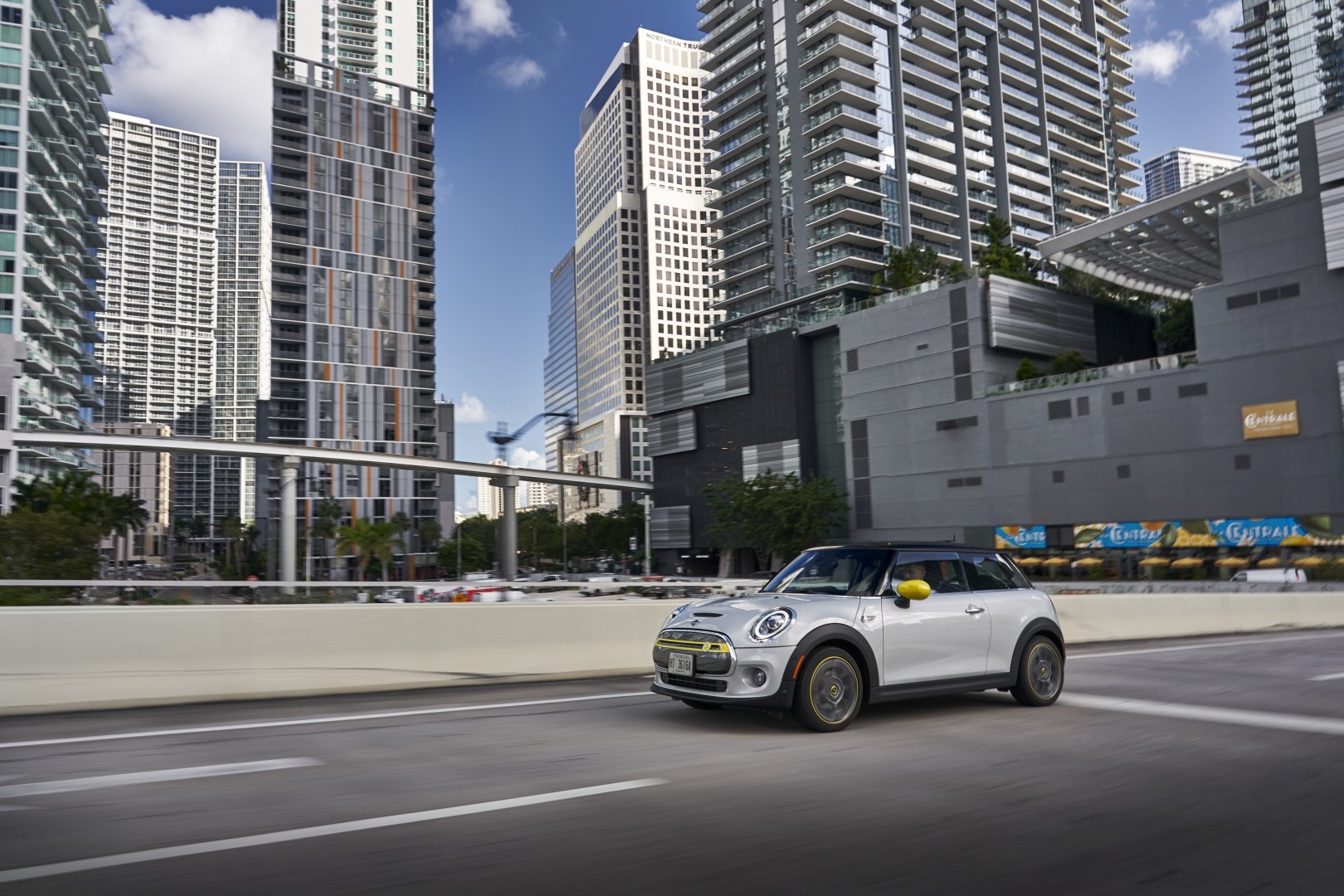 Mini Hatch photo 235