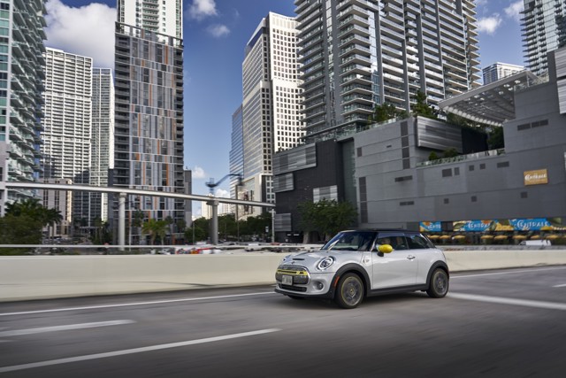 Mini Hatch photo 235