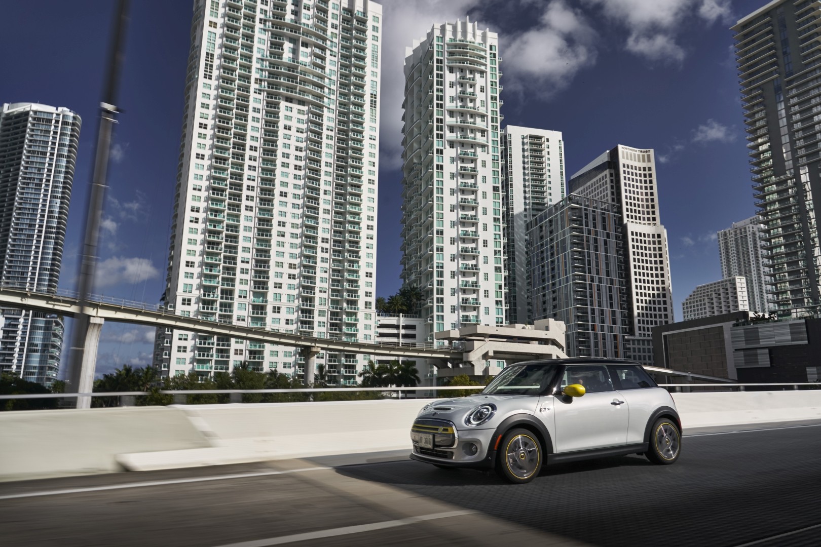 Mini Hatch photo 237