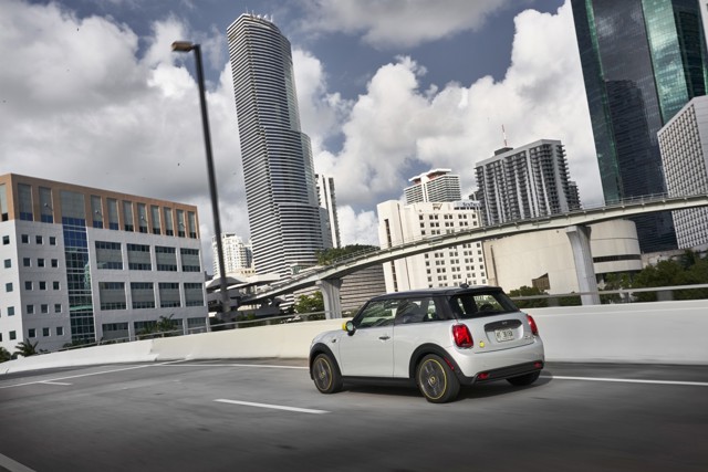 Mini Hatch photo 238