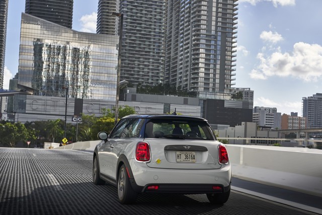 Mini Hatch photo 239