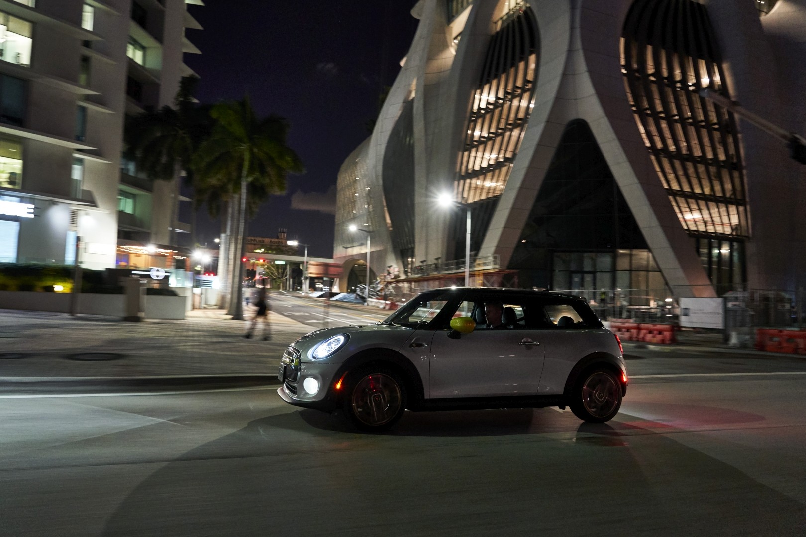 Mini Hatch photo 240