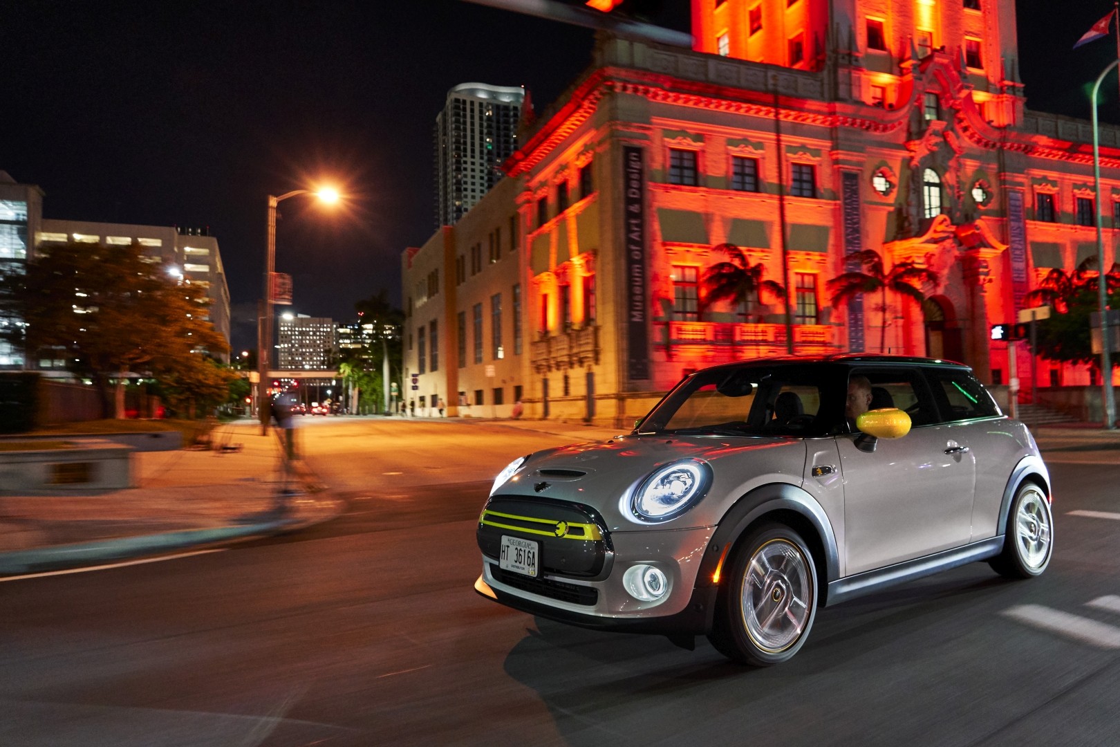 Mini Hatch photo 242