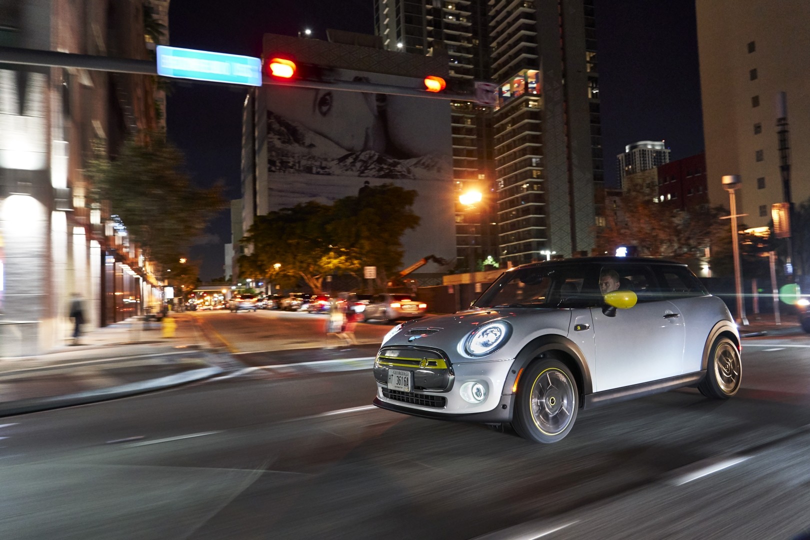Mini Hatch photo 243