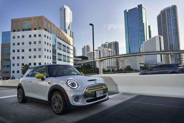Mini Hatch photo 245