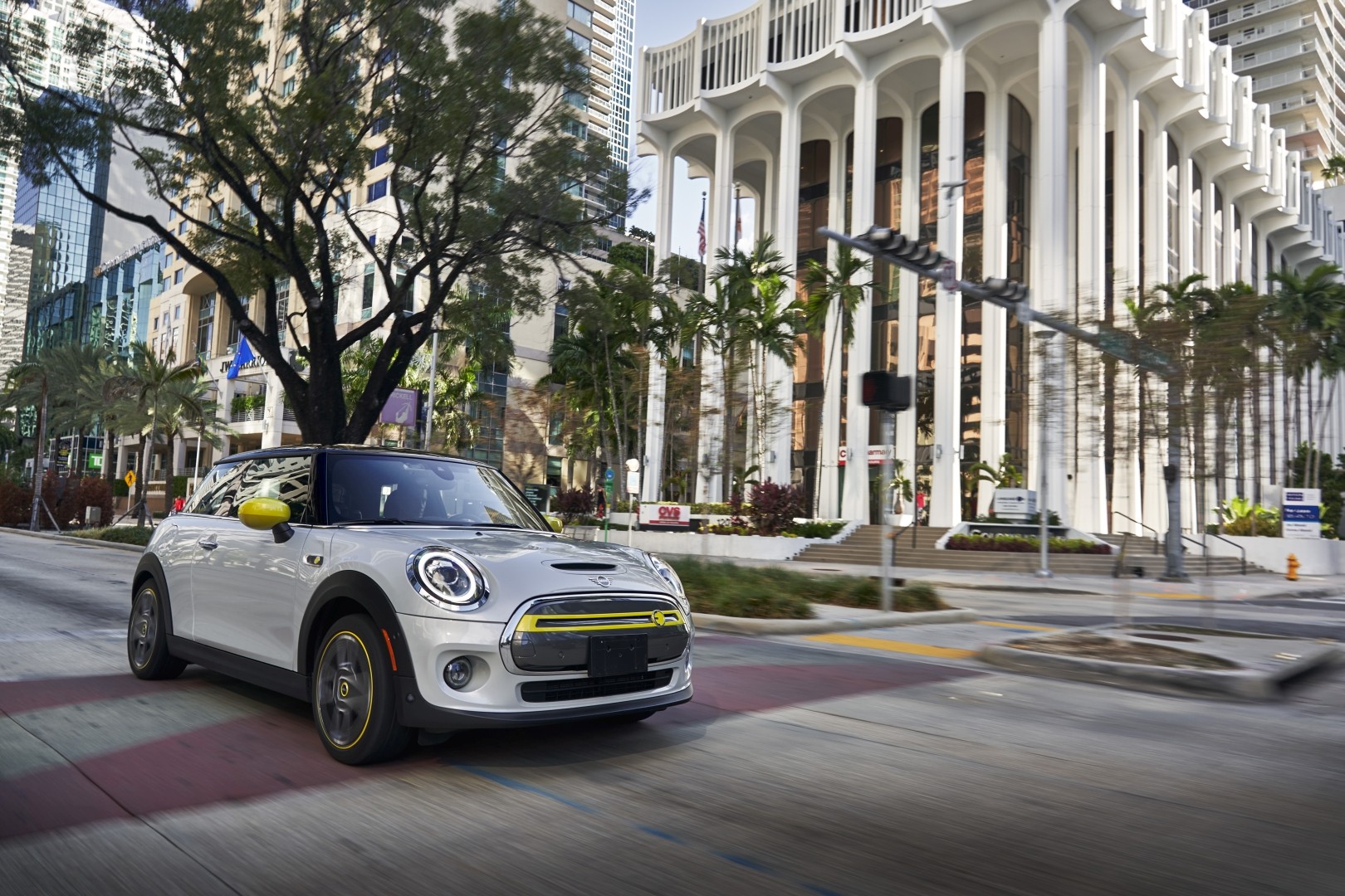 Mini Hatch photo 250