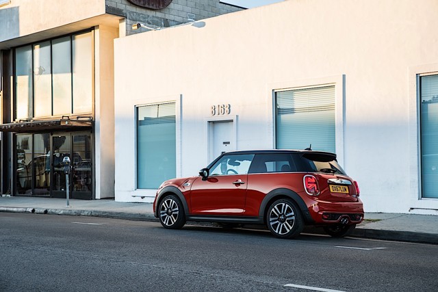 Mini Hatch photo 26