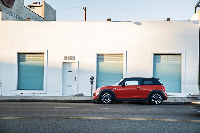 Mini Hatch photo 28