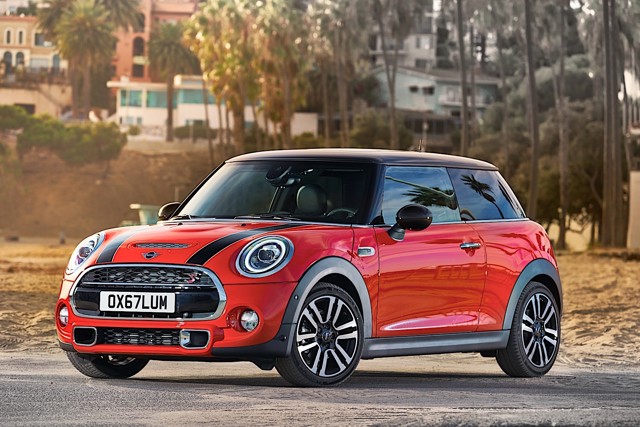 Mini Hatch photo 2