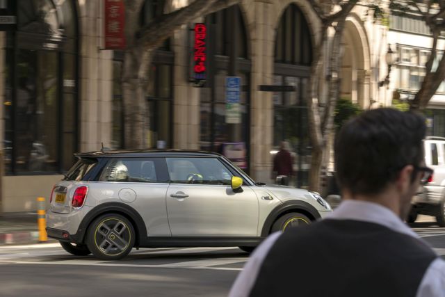 Mini Hatch photo 39