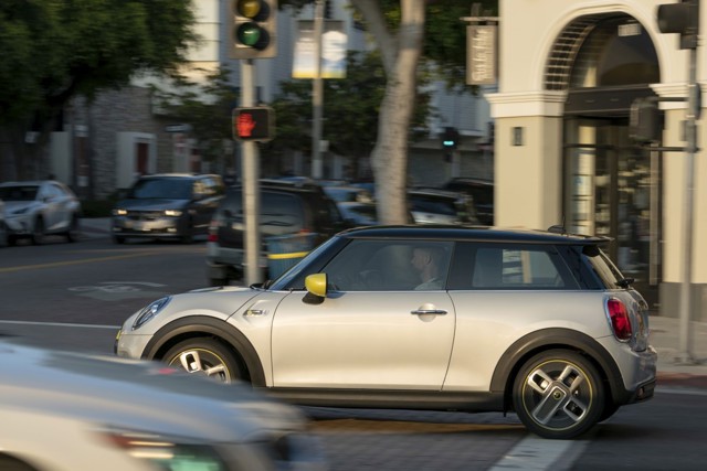 Mini Hatch photo 43