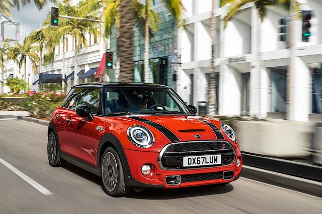 Mini Hatch photo 3