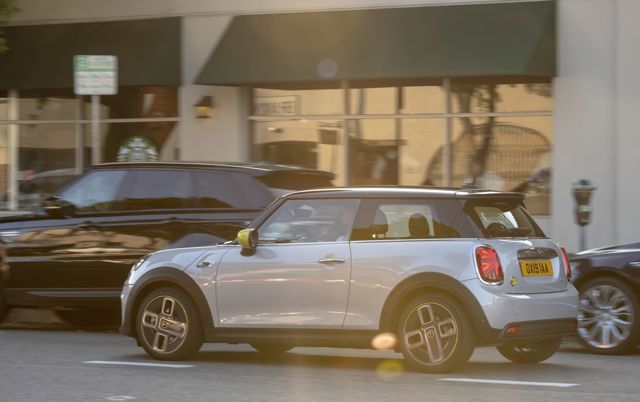 Mini Hatch photo 45