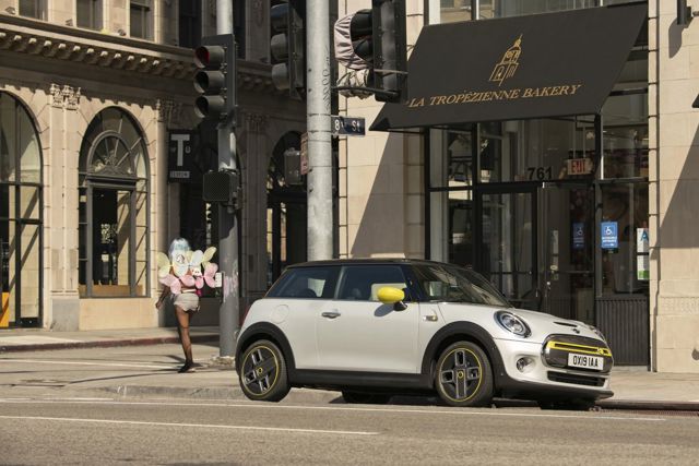 Mini Hatch photo 48