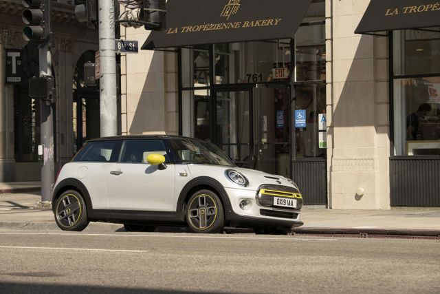 Mini Hatch photo 49