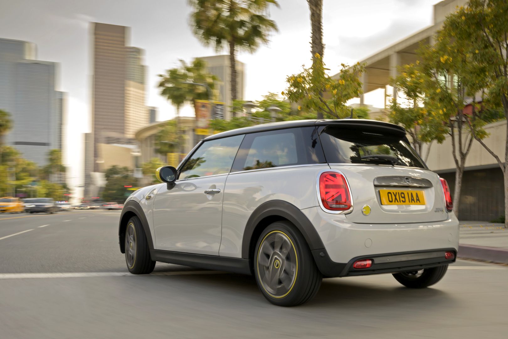 Mini Hatch photo 54