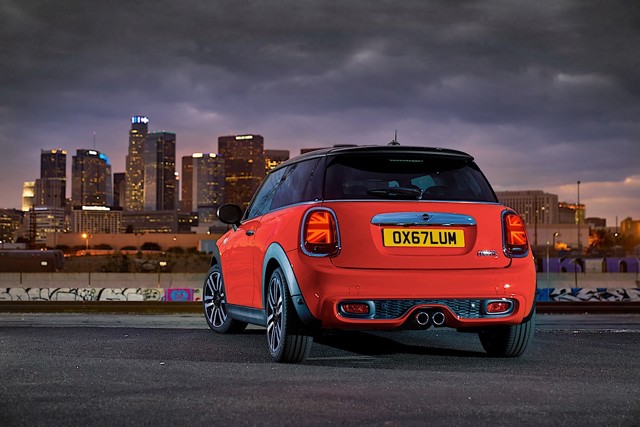 Mini Hatch photo 4