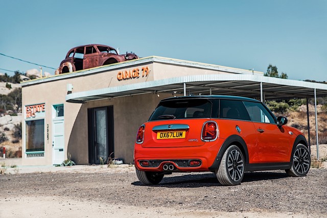 Mini Hatch photo 5