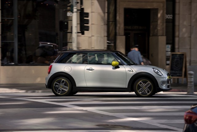 Mini Hatch photo 75