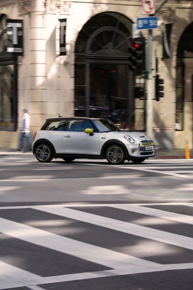 Mini Hatch photo 77